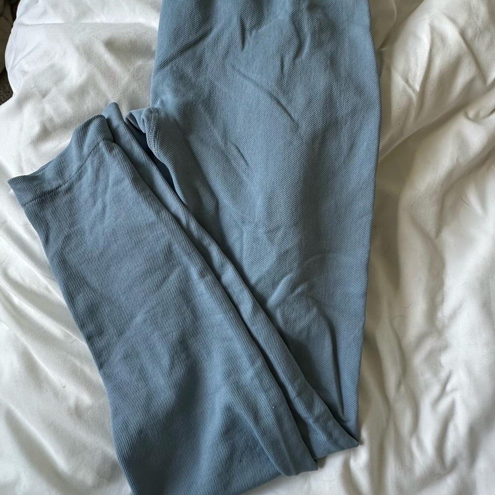 Blue leggings